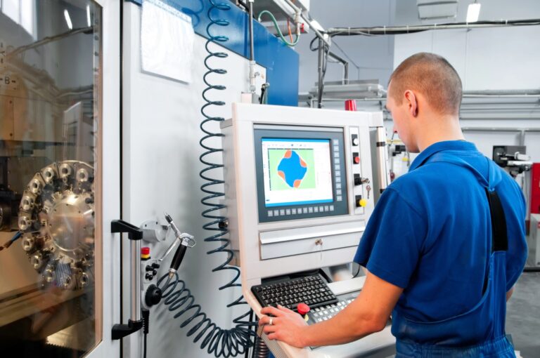 Fräsbahnen programmieren: CAM-Software von 2,5D bis 5-Achs