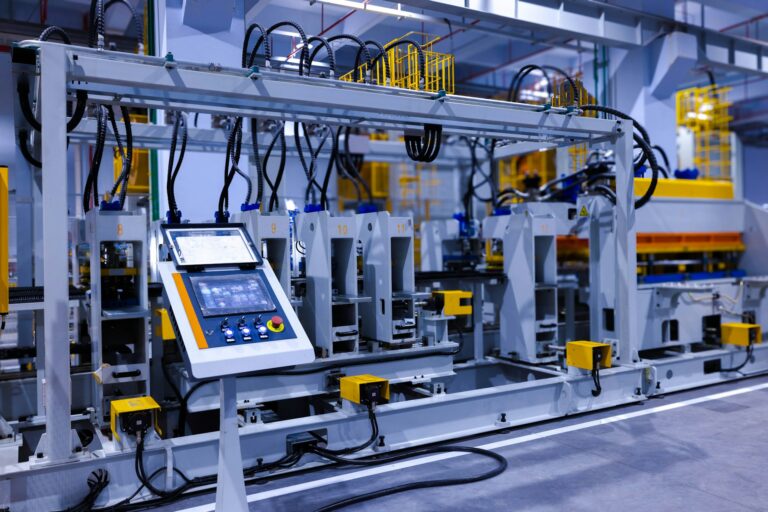 Vom Konstruktionsplan zum NC-Code: Programmieraufwand an der CNC-Maschine reduzieren